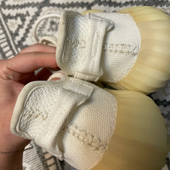 Adidas Yeezy Boosts - Picture 12 of 16